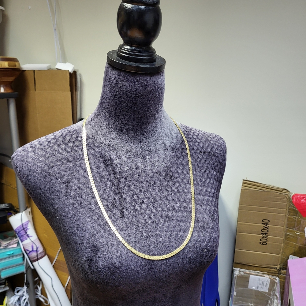 Elegant Gold Necklace